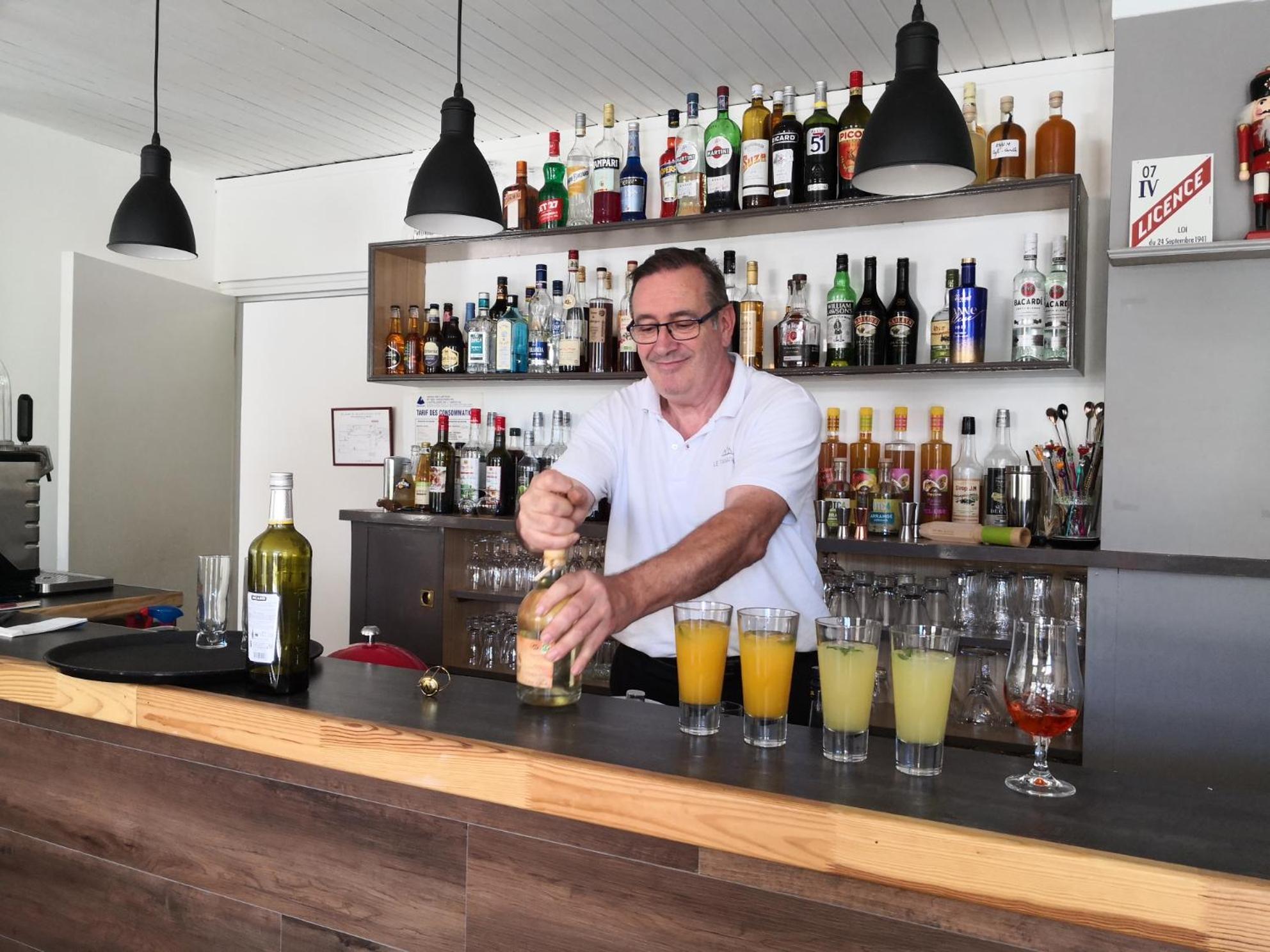 Logis Hotel-Restaurant Le Tanargue Valgorge エクステリア 写真